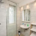 Apartamento 3 Bedroom Nice Apartment In Split