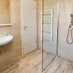 3 Bedroom Nice Apartment In Split