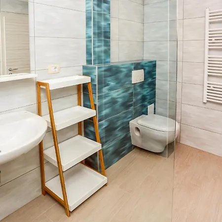 Apartamento 3 Bedroom Nice Apartment In Split