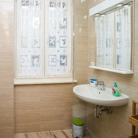 Apartamento 3 Bedroom Nice Apartment In Split *