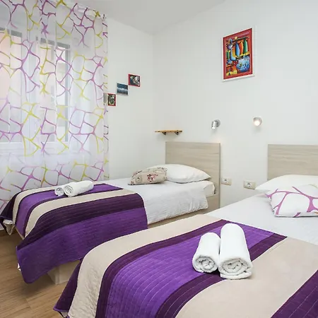 3 Bedroom Cozy In سبليت